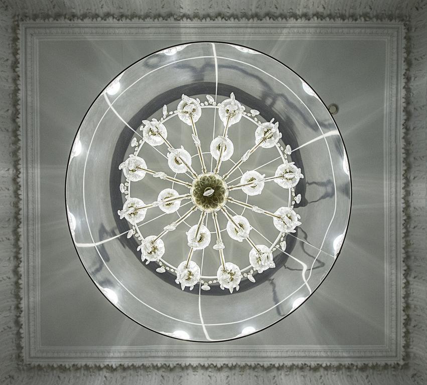 Hospes Puerta De Alcala, A Member Of Design Hotels Мадрид Экстерьер фото Ceiling light