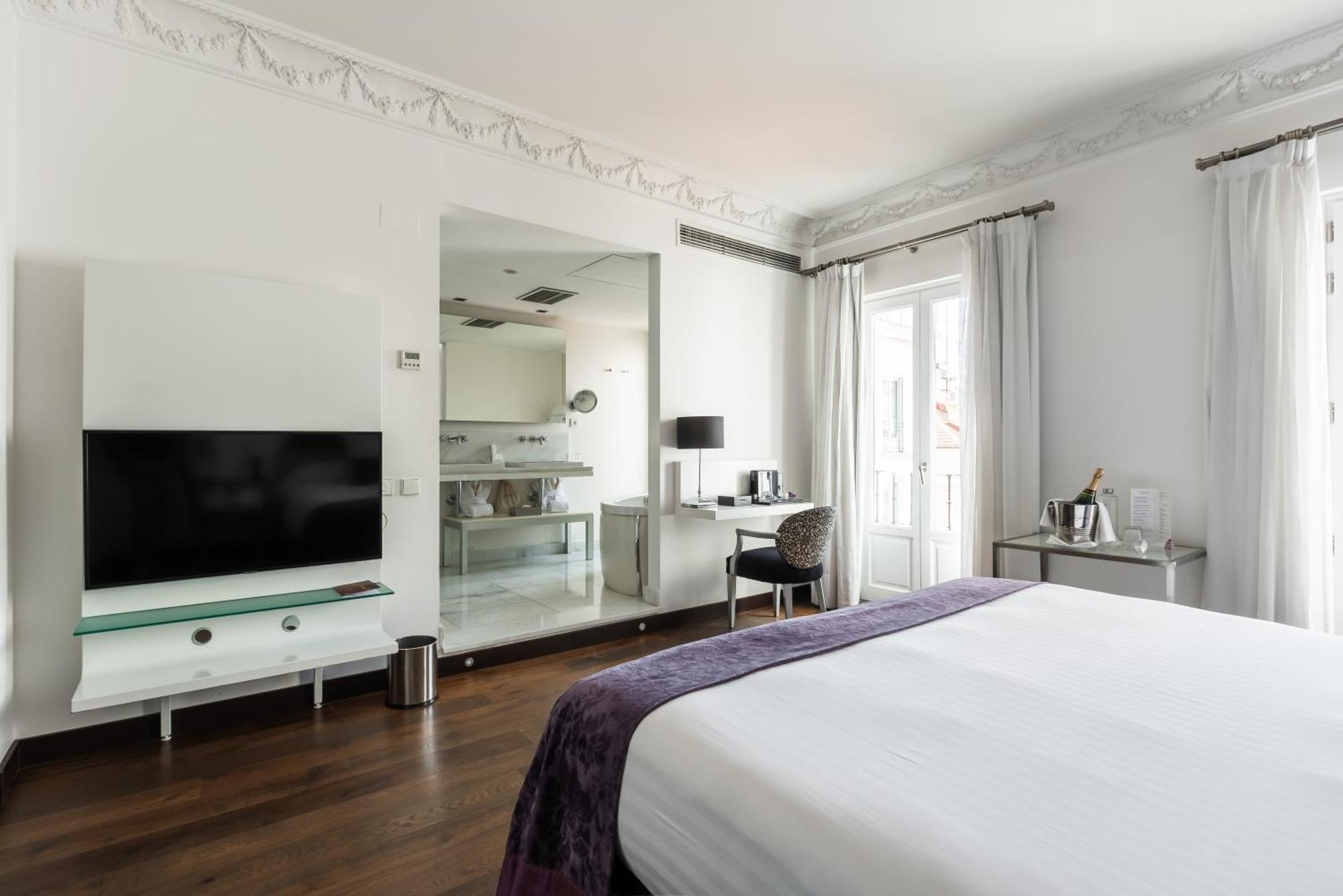 Hospes Puerta De Alcala, A Member Of Design Hotels Мадрид Экстерьер фото A room at the hotel